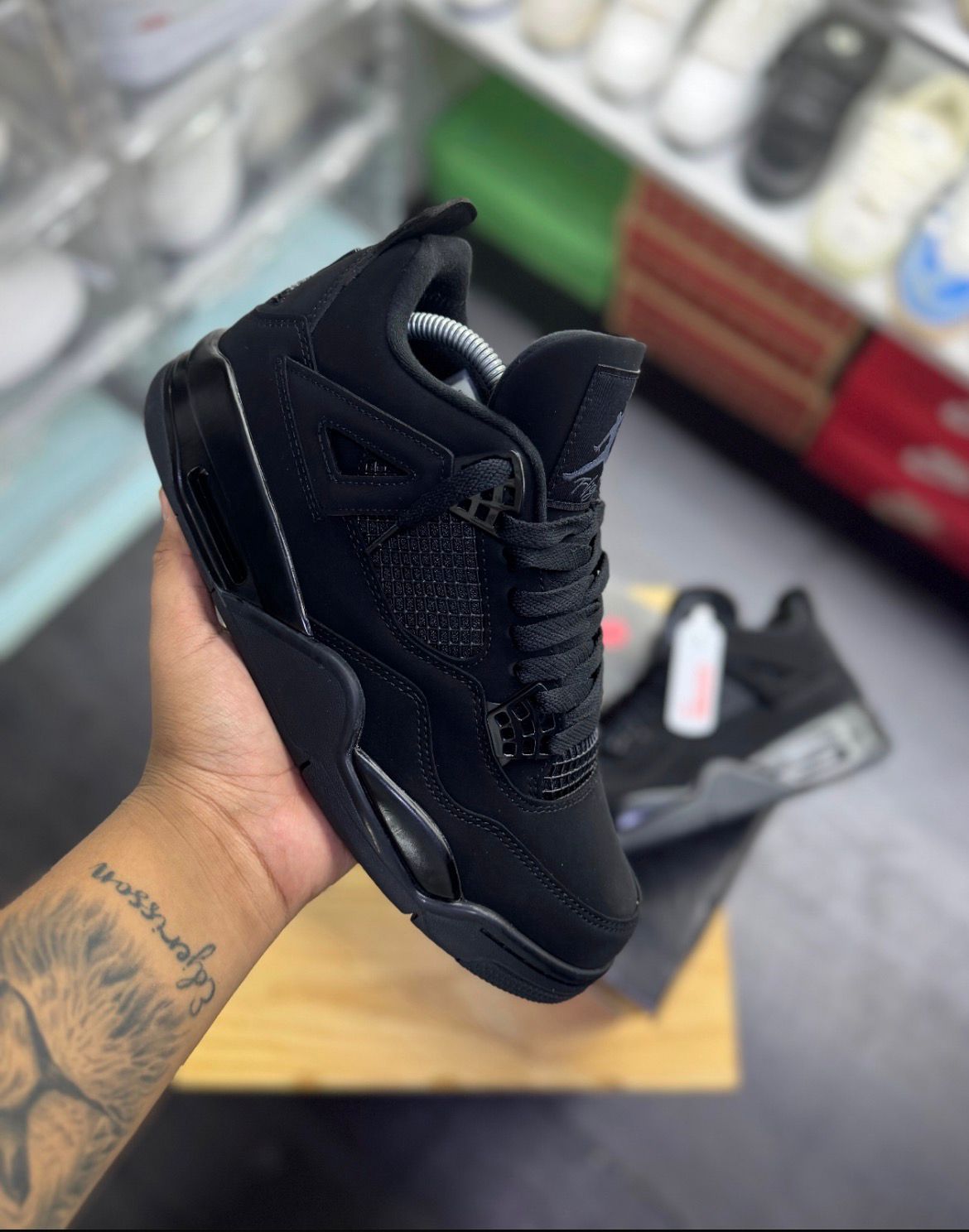 Black Cat IV - Premium Sneaker